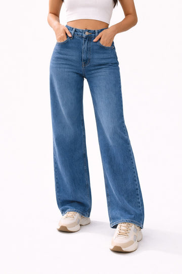 Wide Leg High-Waist Jeans