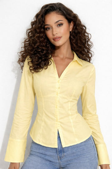 Elegant Women’s Shirt with a Stylish Cut