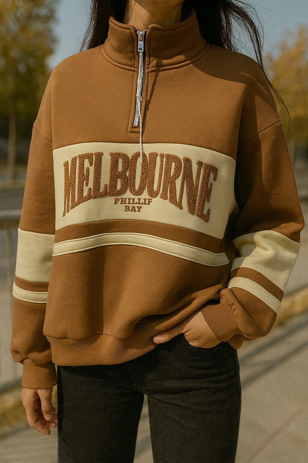 Melbourne Half Zip Sweatshirt – Classic Streetwear with Sporty Elegance
