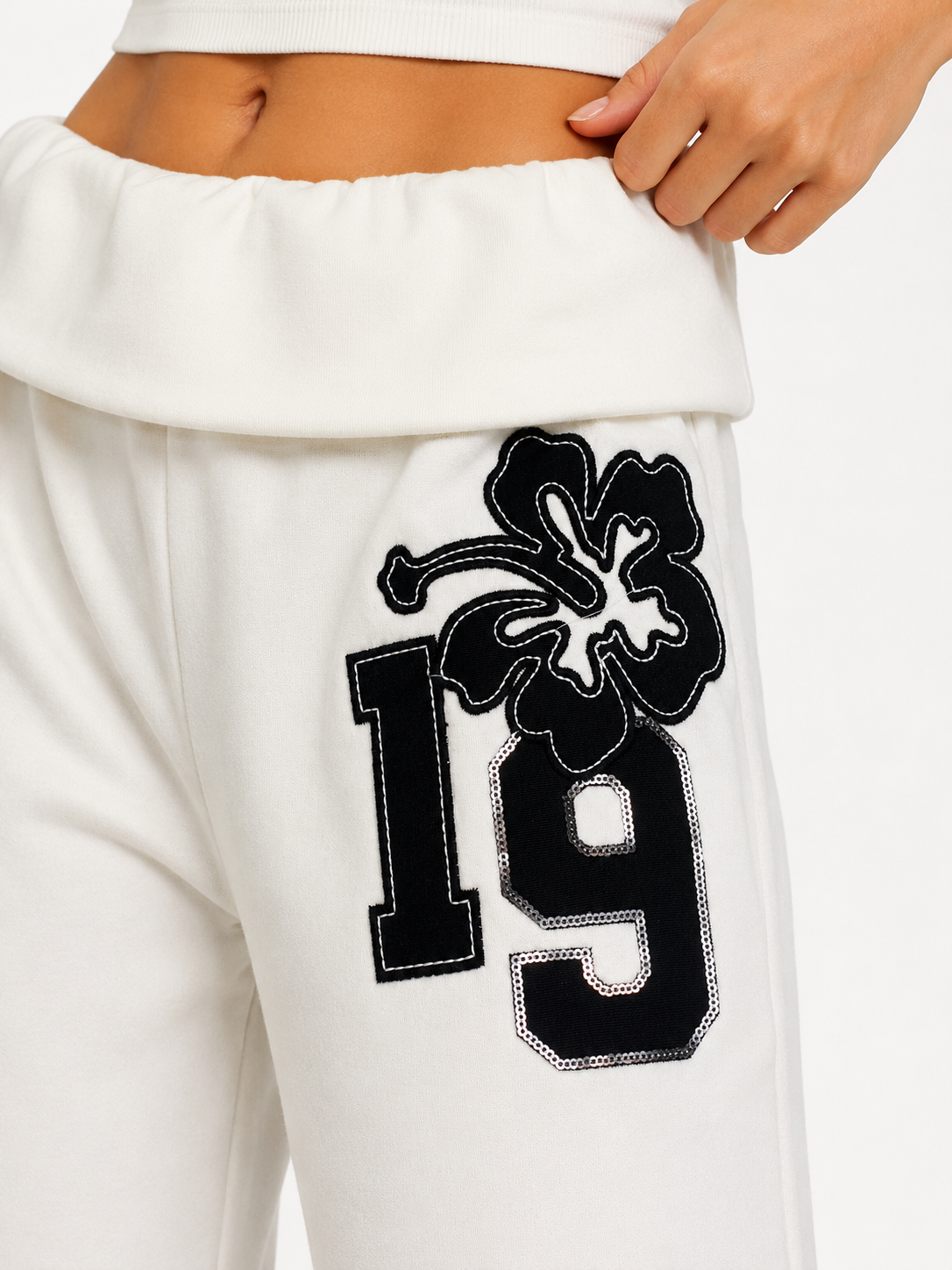 Floral 19 Embellished Flared Pants