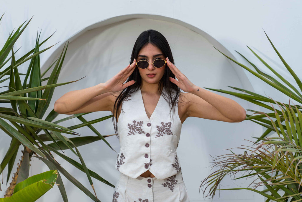 Embroidered Button Vest – ONE MORE women's vest – view 5